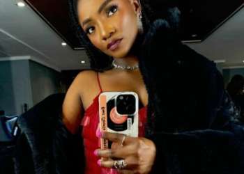 Simi Warns Troll – “Don’t start what you can’t finish”